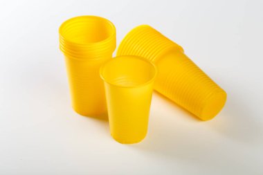 Sarı tek kullanımlık plastik gözlük