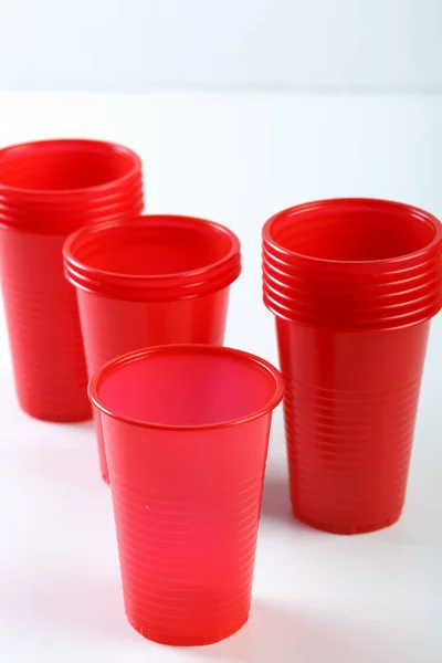 Κόκκινο Μίας Χρήσης Πλαστικά Ποτήρια — Φωτογραφία Αρχείου