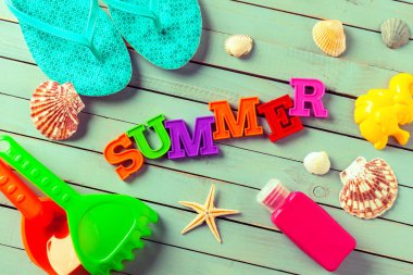 Deniz ve Denizcilik nesneleri yaz arka plan yapılmış