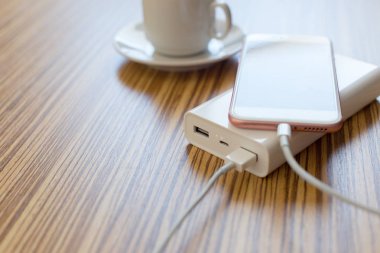 güç banka bir akıllı telefon şarj