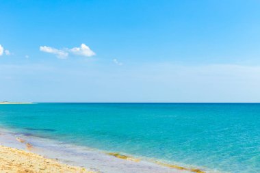 Kum, yaz tatil arka plan ile tropikal plaj. 