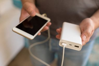 Güç bankasıyla çalışan akıllı telefon