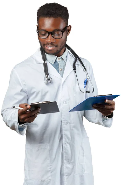 Médecin Avec Tableau Feuilles Isolées Sur Fond Blanc — Photo