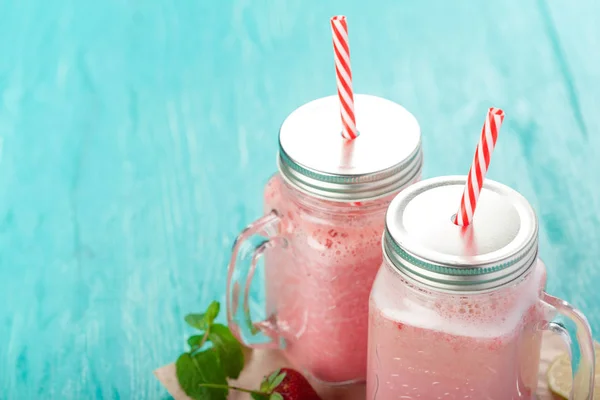 Healthy Berry Smoothie Glass Jar — Stock Photo, Image
