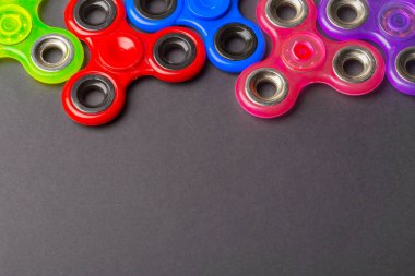 spinner stres giderici izole oyuncaklar