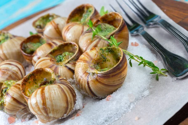 Caracoles Horno Con Mantequilla Ajo Hierbas Frescas — Foto de Stock