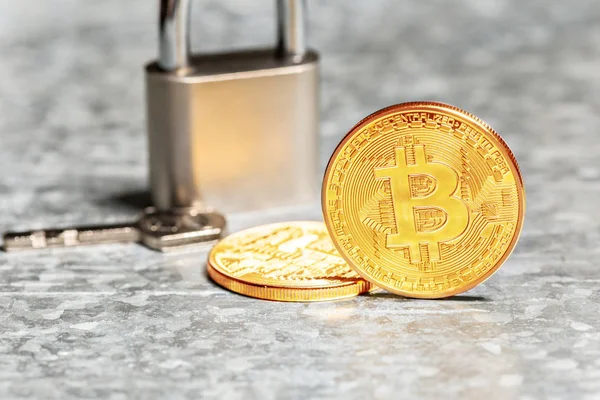 Altın Bitcoin Asma Kilit Kripto Para Kavramı — Stok fotoğraf