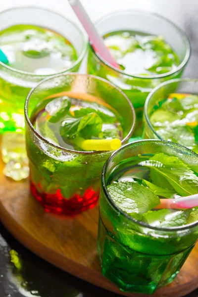 Sommer Frische Mojito Cocktails — Stockfoto