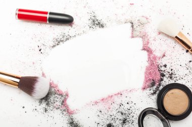 Fırçalar ve tozu izole kapatmak