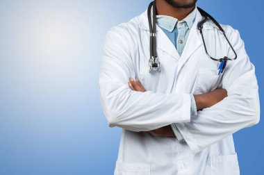 Afro-Amerikan Tıp doktoru adam.