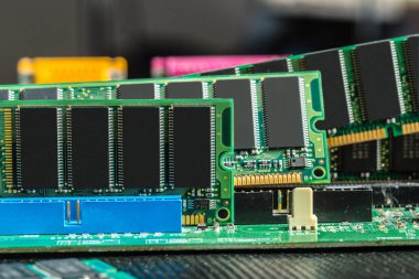 Computerchip, teknoloji ve Elektronik Sanayi