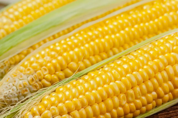 Fresh Yellow Corn Wooden Table — Stock Photo, Image