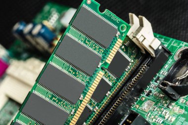 Computerchip, teknoloji ve Elektronik Sanayi