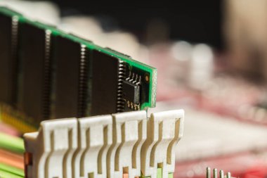 Computerchip, teknoloji ve Elektronik Sanayi