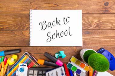 Malzemeleri geri konseptiyle okul için