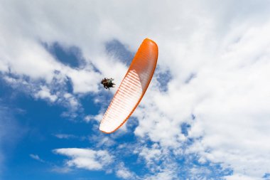 paraplane uçan yüksek up