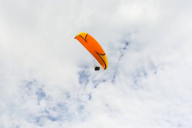 paraplane uçan yüksek up