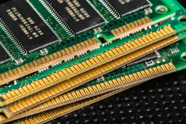 Computerchip, Technology and Electronics Industry