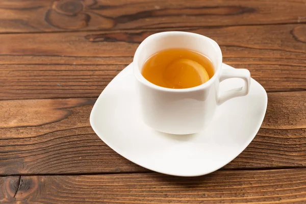 Tahta Masada Siyah Çay Fincanı — Stok fotoğraf