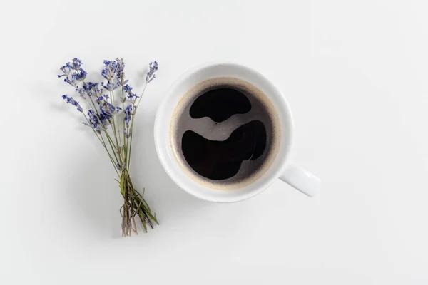 Café Con Flores Composición Sobre Mesa — Foto de Stock