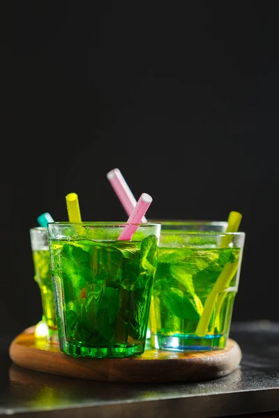 Sommer Frische Mojito Cocktails — Stockfoto