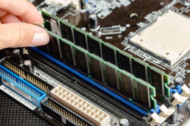 Computerchip, teknoloji ve Elektronik Sanayi
