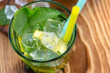 Buzlu taze limonata.