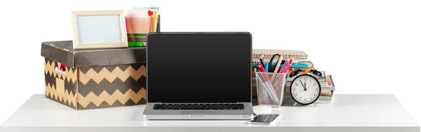 Laptop Umgeben Von Bürokram Auf Weißem Tisch — Stockfoto