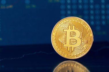 Koyu arka plan üzerinde bitcoin Görünümü Kapat