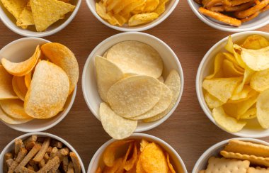 Simit kase yukarıdan ahşap tablo