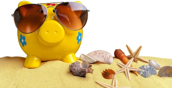 Zomer Piggy Bank Met Zonnebril Het Strand — Stockfoto