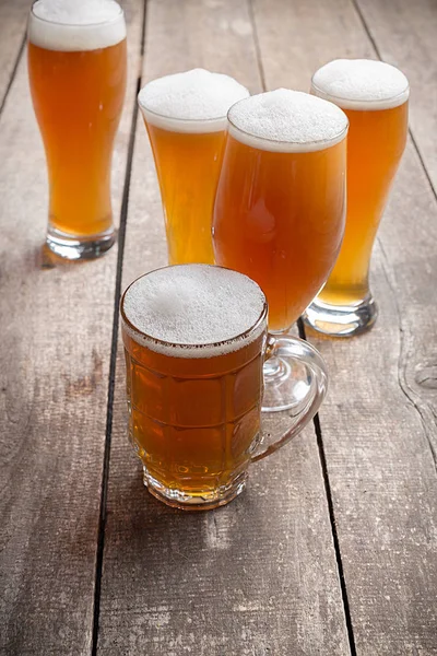 Bicchieri Birra Sfondo Legno — Foto Stock