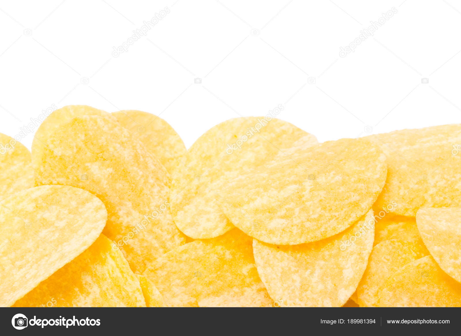 Gelbe Kartoffelchips Isoliert Auf Weißem Hintergrund — Stockfoto ...
