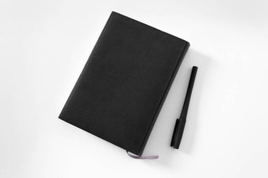 Ofis Masaları farklı nesnelerle