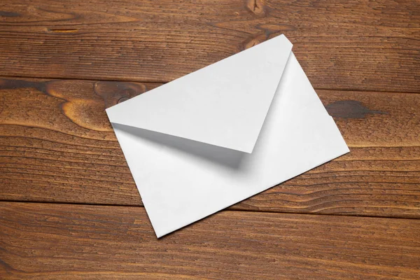 Blanco Papier Envelop Houten Tafel — Stockfoto