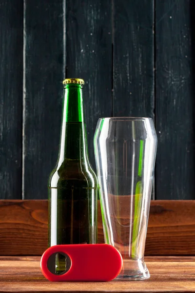 Бутылка Пива Деревянном Столе — стоковое фото
