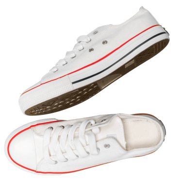 Beyaz arkaplanda yeni spor ayakkabılar