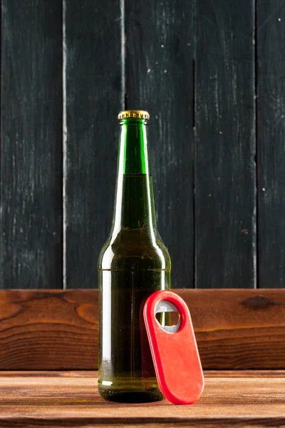 Bottiglia Birra Sul Tavolo Legno — Foto Stock