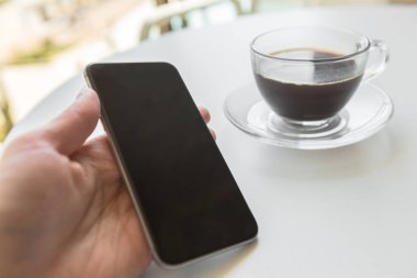 kullanarak adam akıllı telefon yakın çekim