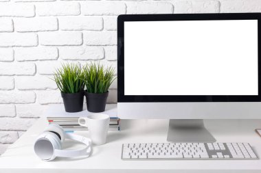 çalışma tablosu bilgisayar ile yakından