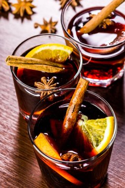 Noel mulled şarap gözlük