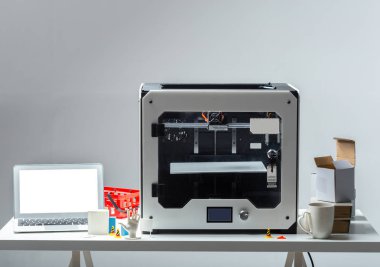 3D printerlere harcama maddeler tablosundaki yakın çekim