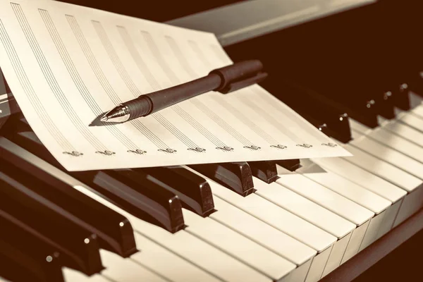 Notas Música Sobre Teclas Piano — Foto de Stock