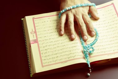 Kuran - Müslümanların kutsal kitabı