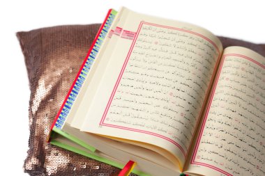 Kuran - Müslümanların kutsal kitabı