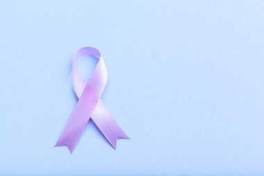 HIV, AIDS mavi arka plan üzerinde oturum şerit