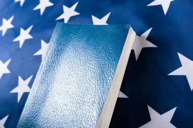 İncil Amerikan bayrağı döşeme