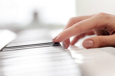 Piyano eller closeup. Kavramı, müzik ve hobi.