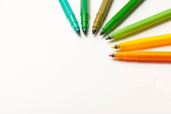 色彩斑斓的触角笔，与白色背景紧密相连 — 图库照片