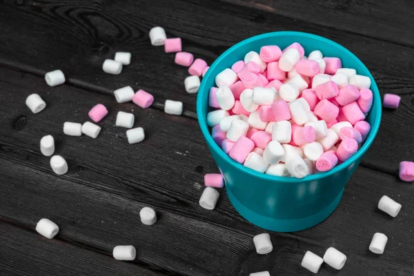 Marshmallows in a jar. creative photo. close up — Stock Photo, Image